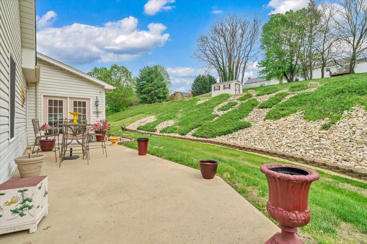 4447 Bonsack Road Northeast Roanoke, VA 24012 - Photo 5 of 37 28-MIB00882