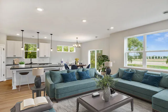 $495,000 | 3854 Wren Avenue, Shakopee, MN 55379