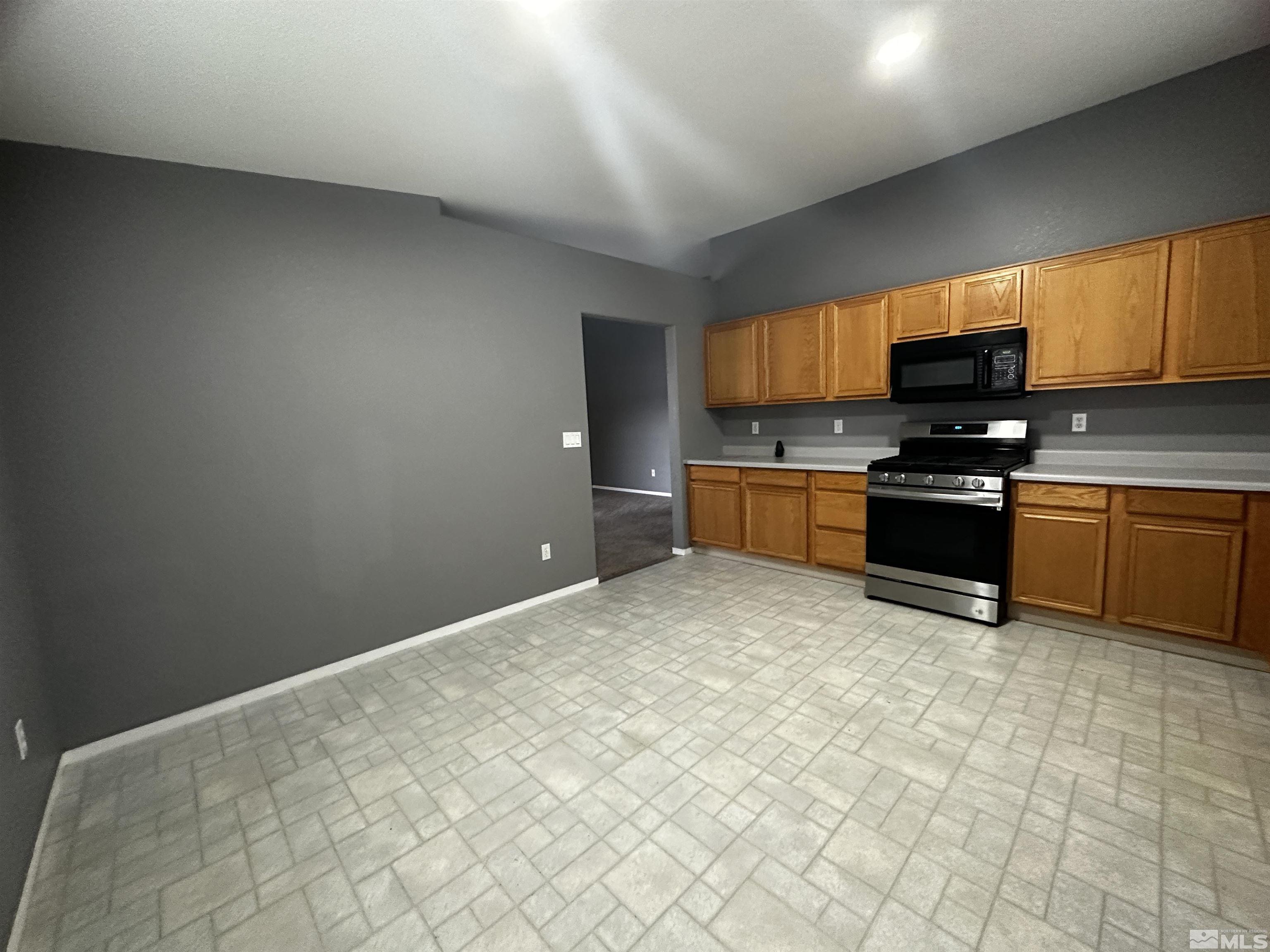 17725 Fortune Court Reno, NV 89508 - Photo 6 of 21 Photo 6