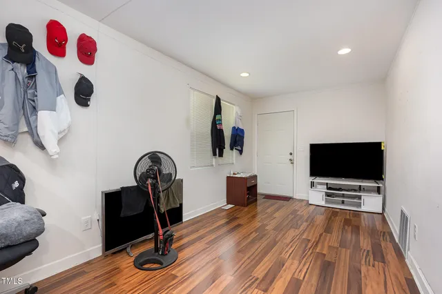 $575,500 | 117 Red Bud Court, Cary, NC 27513