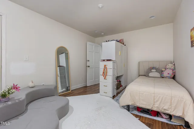 $575,500 | 117 Red Bud Court, Cary, NC 27513