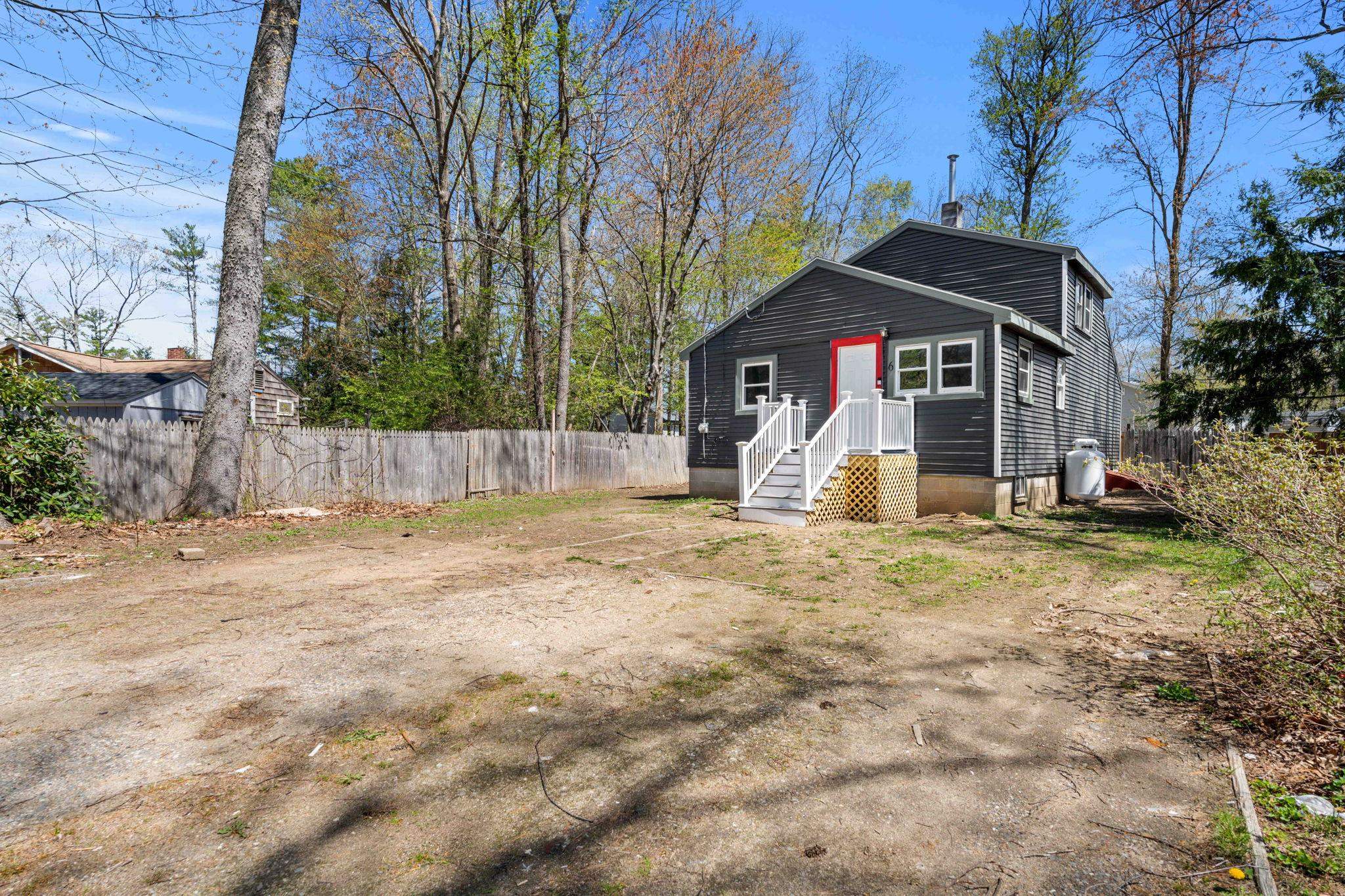 6 Beach Street Fremont, NH 03044 - Photo 3 of 34