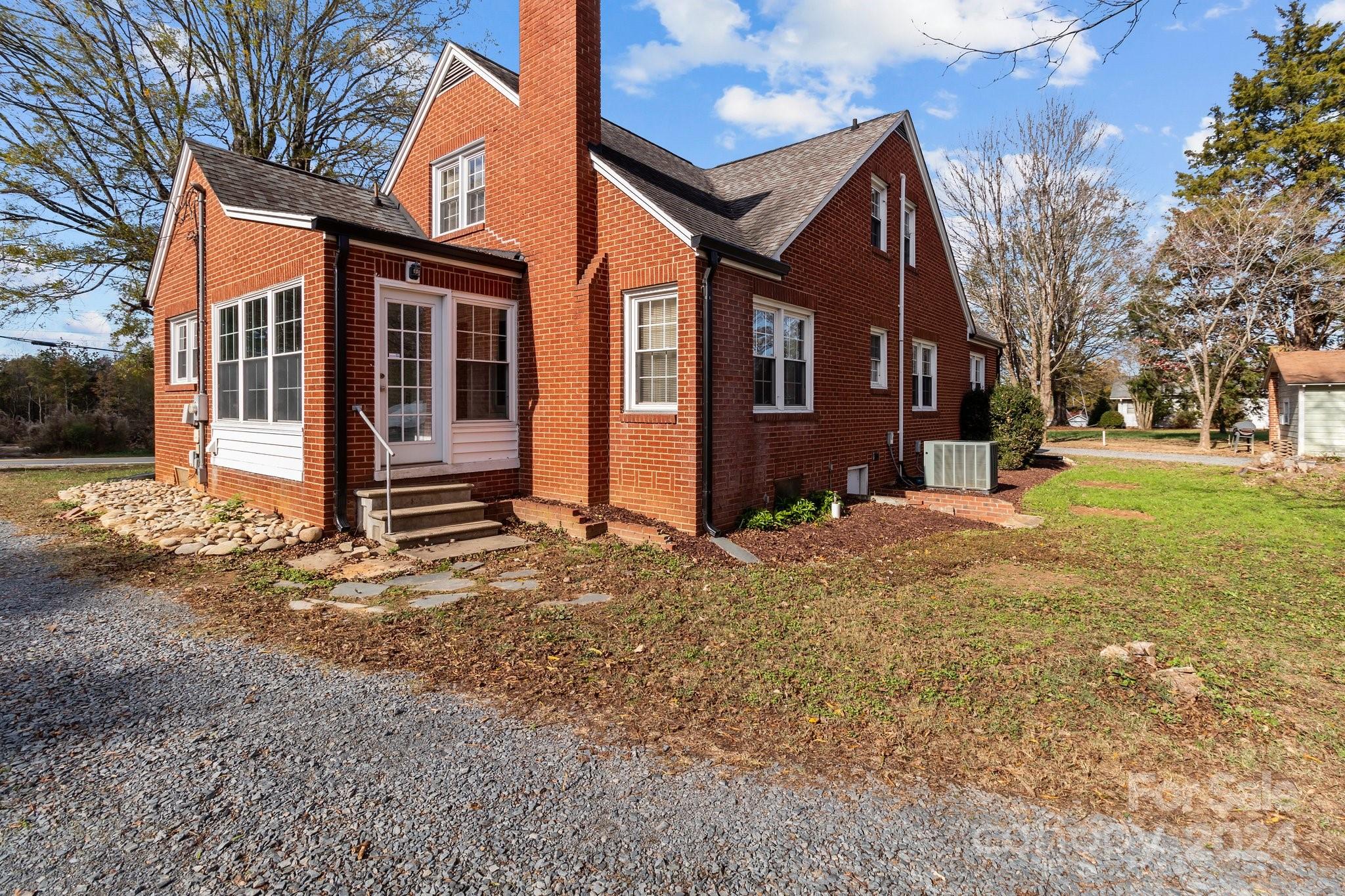 24694 St Martin Road Albemarle, NC 28001 - Photo 5 of 48 Gallery Image 5