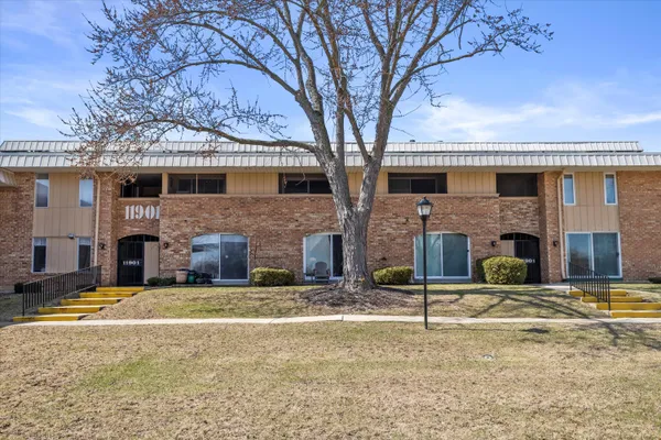 $174,900 | 11936 West Mill Road, Unit 2, Milwaukee, WI 53225