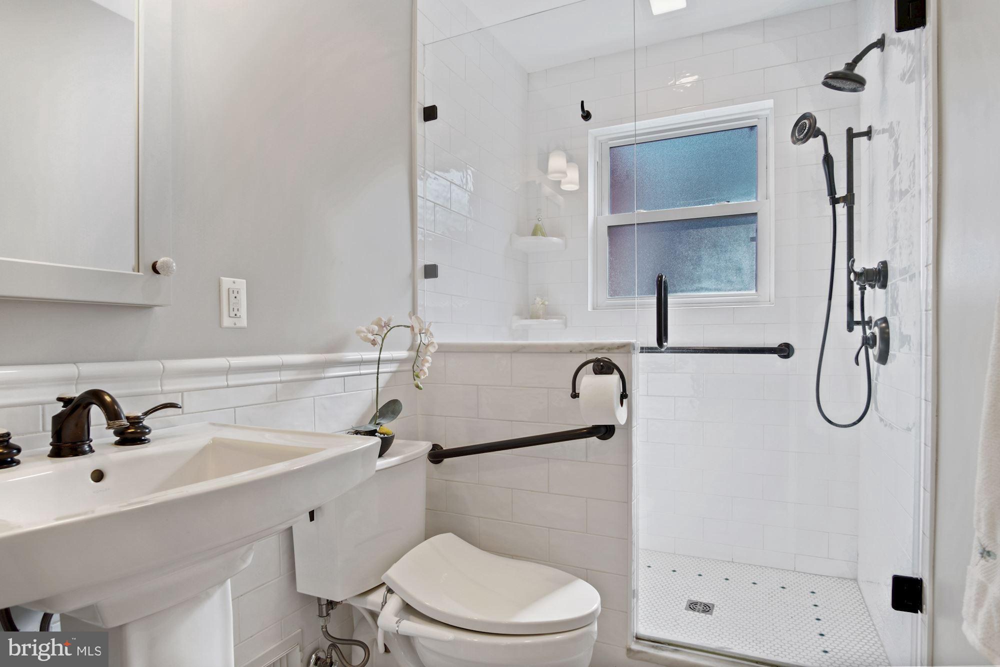 8811 Walnut Hill Road Chevy Chase, MD 20815 - Photo 18 of 34