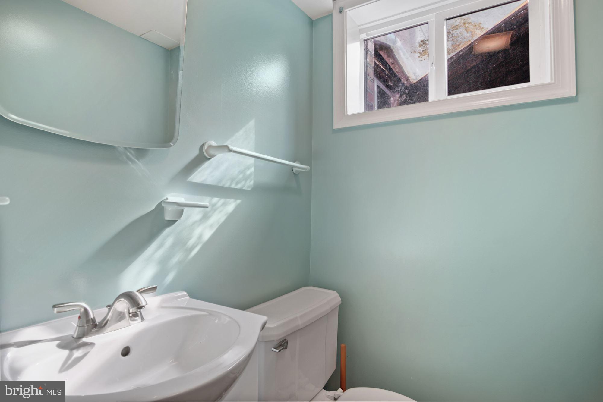 8811 Walnut Hill Road Chevy Chase, MD 20815 - Photo 25 of 34