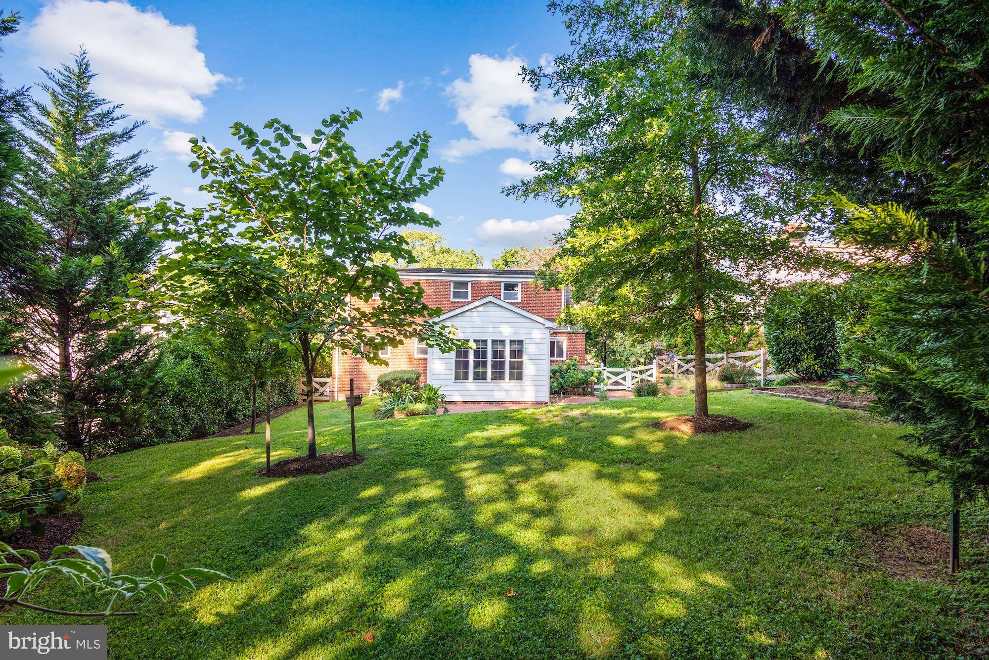 8811 Walnut Hill Road Chevy Chase, MD 20815 - Photo 29 of 34