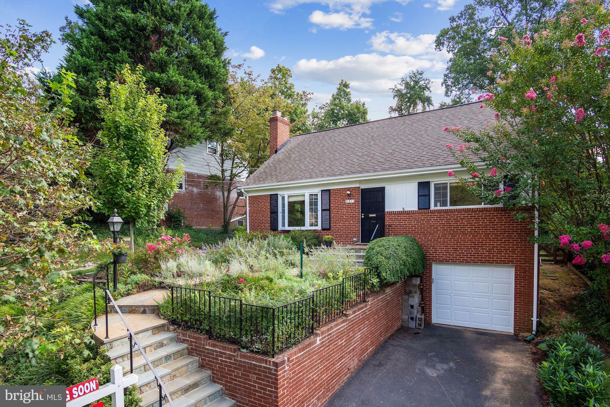 8811 Walnut Hill Road Chevy Chase, MD 20815 - Photo 4 of 34