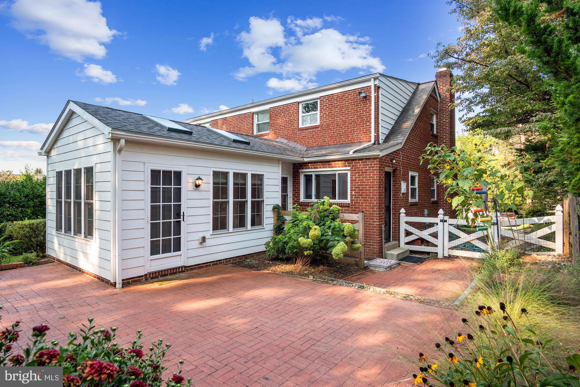 8811 Walnut Hill Road Chevy Chase, MD 20815 - Photo 32 of 34