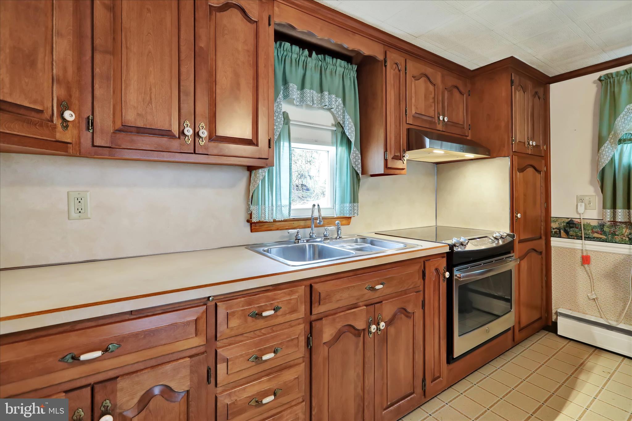 789 Logan Street Pottstown, PA 19464 - Photo 11 of 29 360_2336