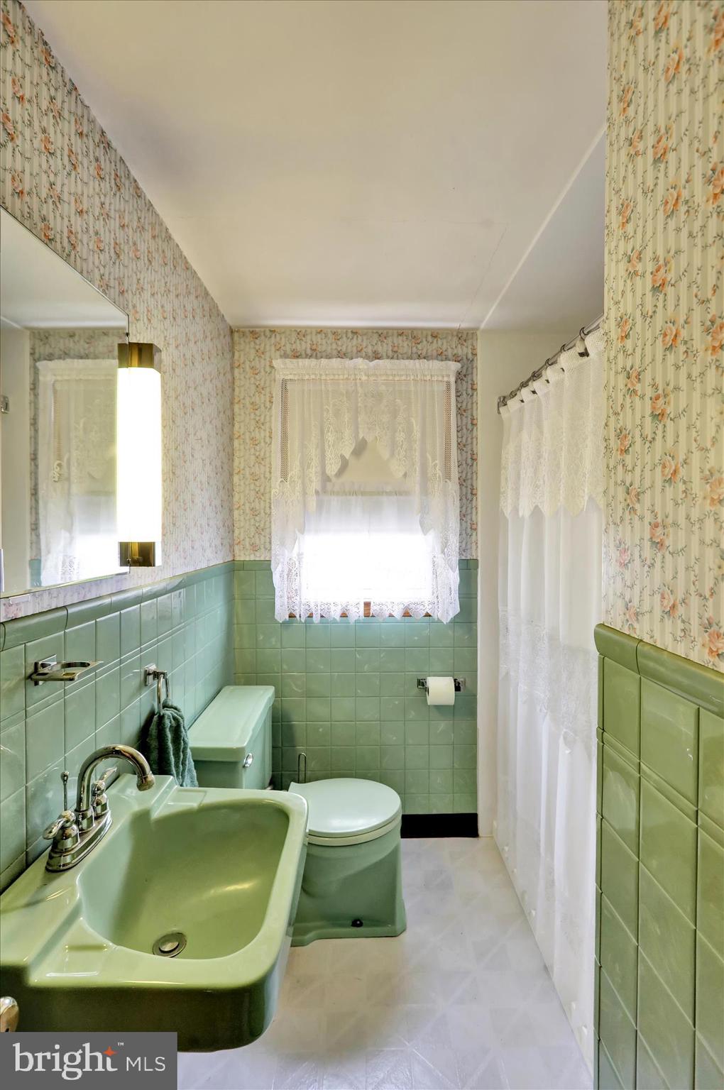 789 Logan Street Pottstown, PA 19464 - Photo 15 of 29 Full bath with newer walk in shower
