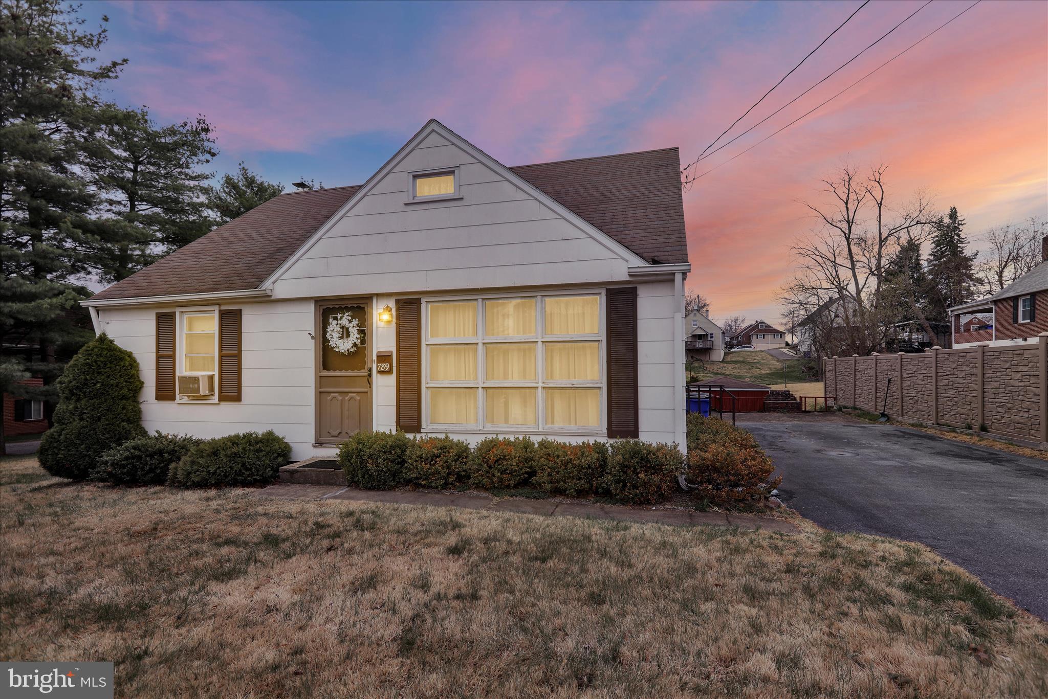 789 Logan Street Pottstown, PA 19464 - Photo 6 of 29