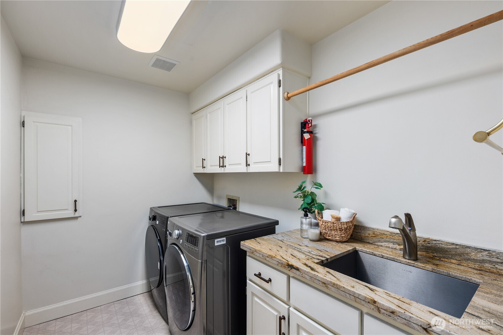4601 Northeast 89th Street Seattle, WA 98115 - Photo 31 of 33