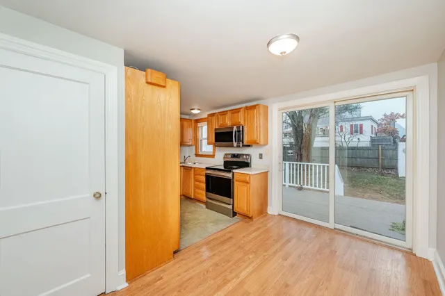 $589,900 | 255 Melbourne Street, Portsmouth, NH 03801