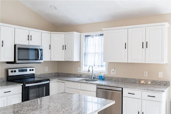 $649,900 | 25 Belfield Drive, Johnston, RI 02919