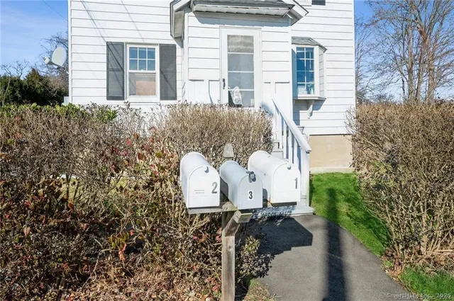 $2,500 | 104 Palmer Avenue, Unit 1, Stamford, CT 06902