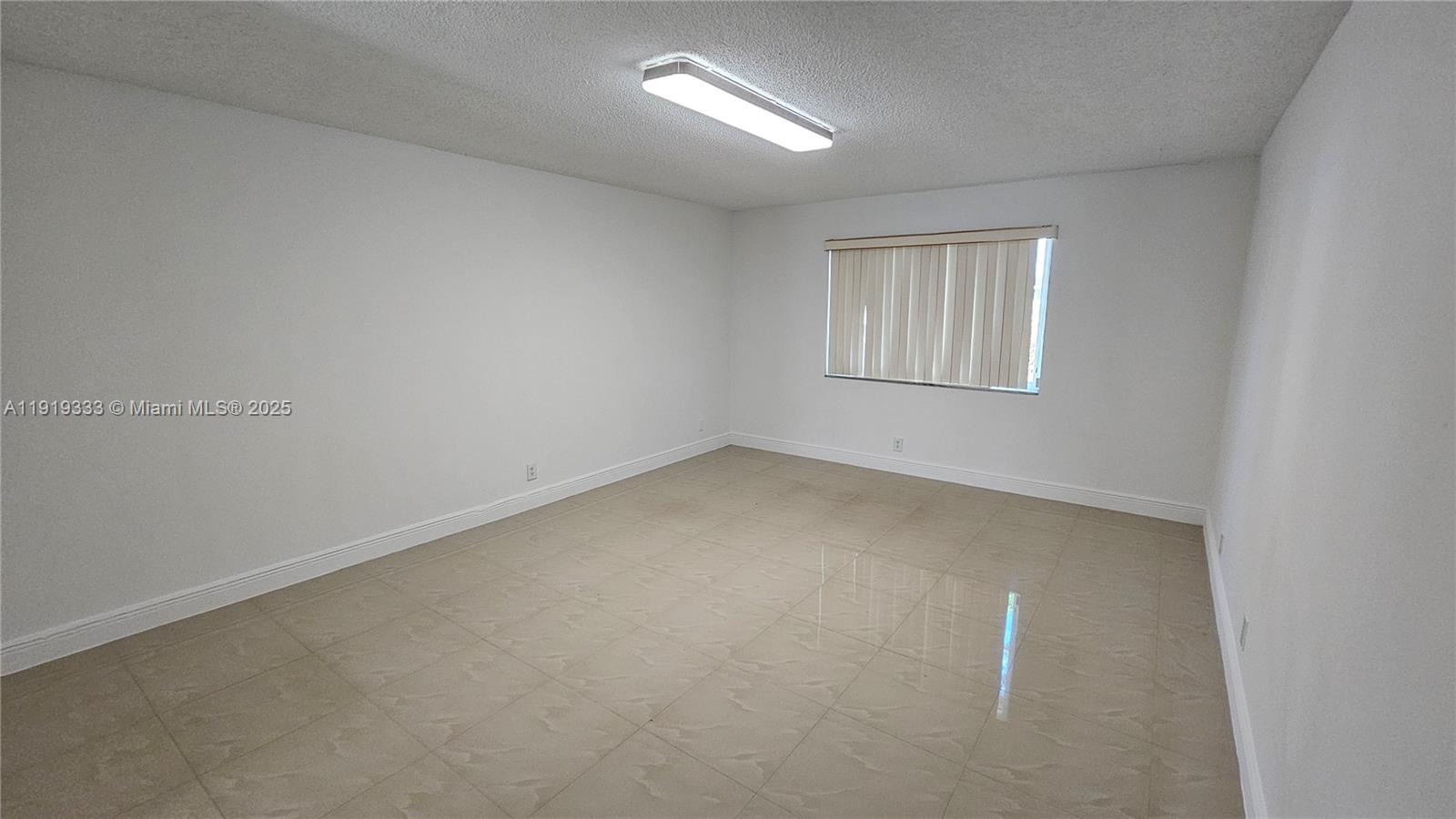 8004 Southwest 29th Street Davie, FL 33328 - Photo 19 of 39 an empty room with a empty space and window