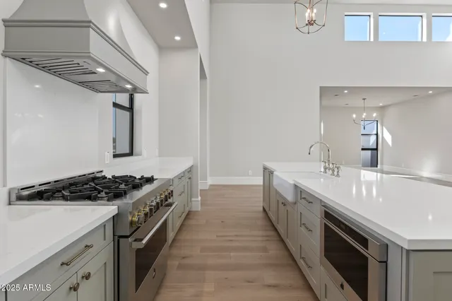 $1,550,000 | 8503 South 9th Drive, Unit 17, Phoenix, AZ 85041