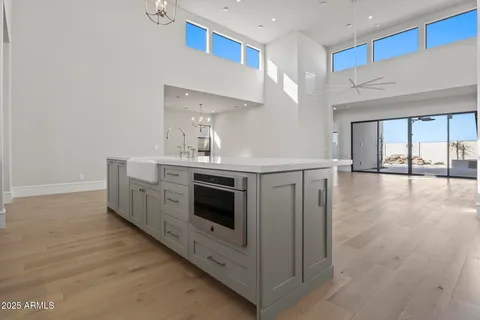 $1,550,000 | 8503 South 9th Drive, Unit 17, Phoenix, AZ 85041