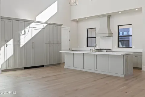 $1,550,000 | 8503 South 9th Drive, Unit 17, Phoenix, AZ 85041