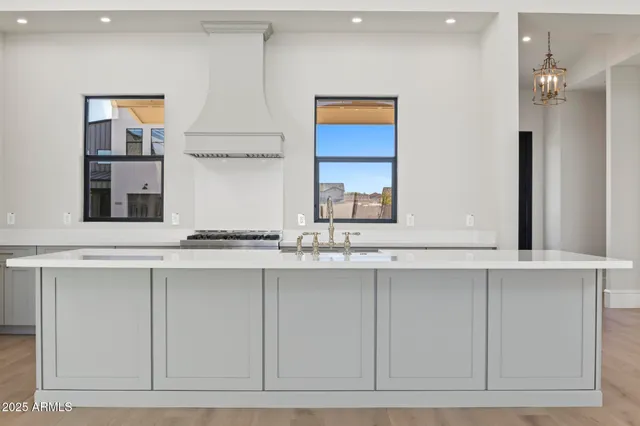 $1,550,000 | 8503 South 9th Drive, Unit 17, Phoenix, AZ 85041