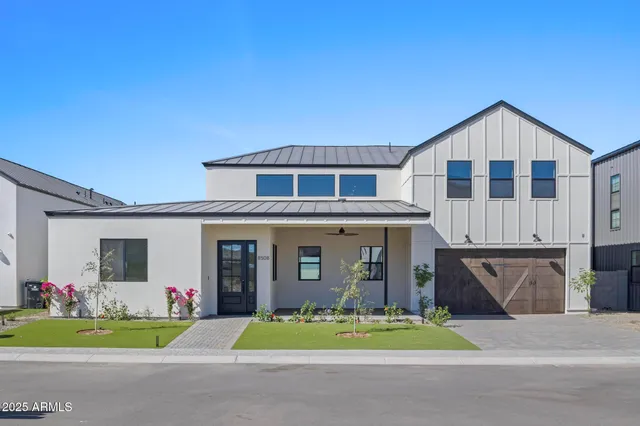 $1,550,000 | 8503 South 9th Drive, Unit 17, Phoenix, AZ 85041