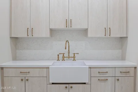 $1,550,000 | 8503 South 9th Drive, Unit 17, Phoenix, AZ 85041