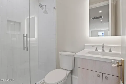 $1,550,000 | 8503 South 9th Drive, Unit 17, Phoenix, AZ 85041