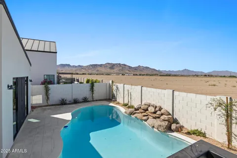 $1,550,000 | 8503 South 9th Drive, Unit 17, Phoenix, AZ 85041