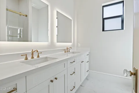 $1,550,000 | 8503 South 9th Drive, Unit 17, Phoenix, AZ 85041