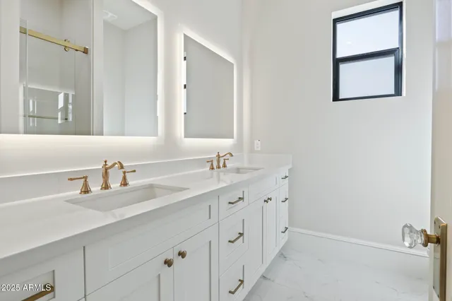 $1,550,000 | 8503 South 9th Drive, Unit 17, Phoenix, AZ 85041