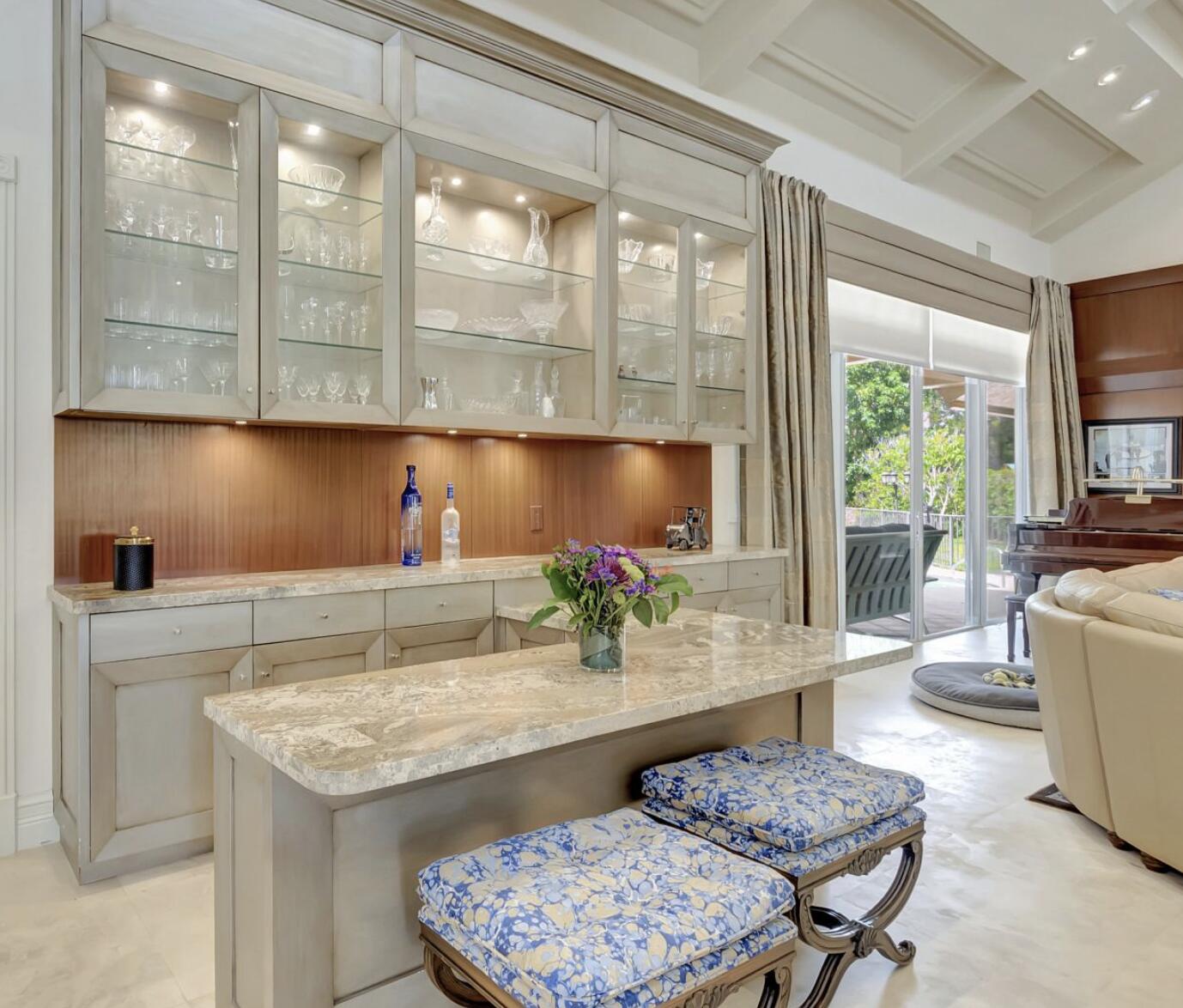 19719 Oakbrook Circle Boca Raton, FL 33434 - Photo 4 of 28 Bar