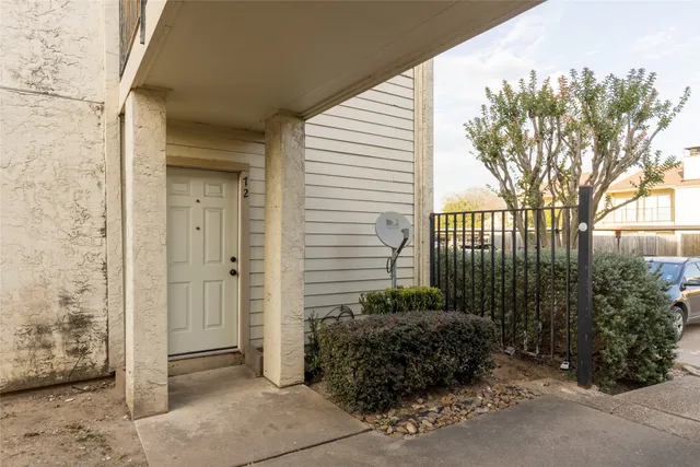 $1,100 | 10075 Westpark Drive, Unit 72, Houston, TX 77042