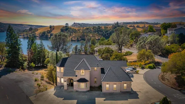 $729,000 | 294 Sunrise Road, Unit 2, Copperopolis, CA 95228