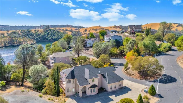 $729,000 | 294 Sunrise Road, Unit 2, Copperopolis, CA 95228
