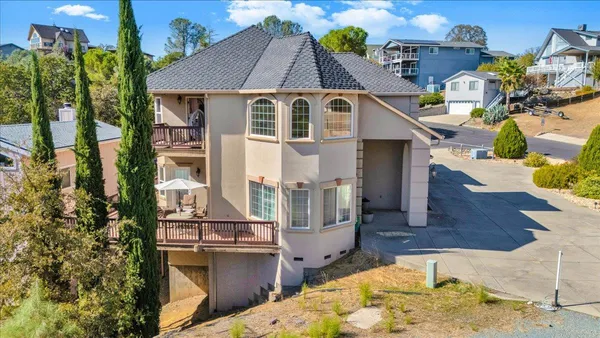 $729,000 | 294 Sunrise Road, Unit 2, Copperopolis, CA 95228