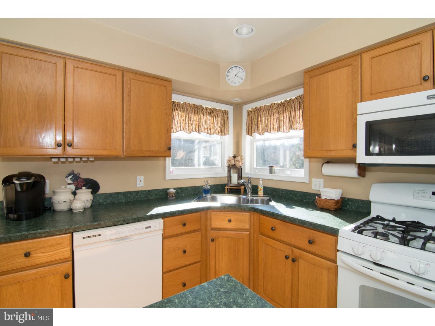 47 Spring Mt Road Schwenksville, PA 19473 - Photo 4 of 23 Kitchen