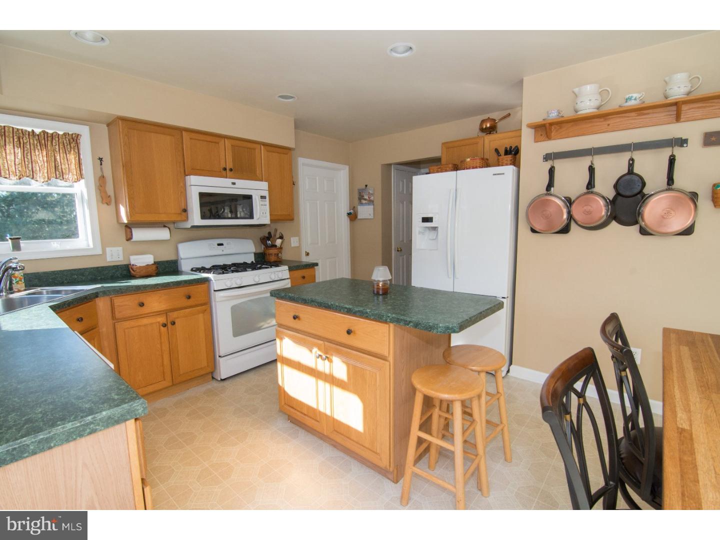 47 Spring Mt Road Schwenksville, PA 19473 - Photo 6 of 23 Kitchen