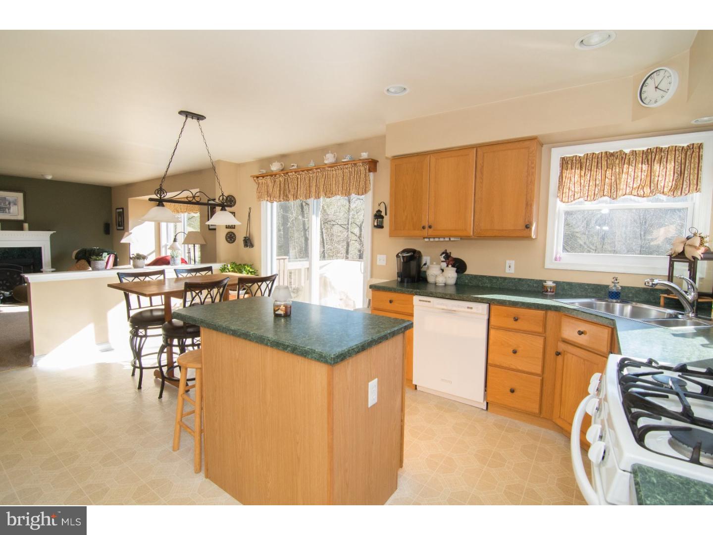 47 Spring Mt Road Schwenksville, PA 19473 - Photo 7 of 23 Kitchen