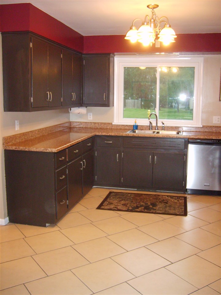 4450 Doenges Drive Fort Wayne, IN 46815 - Photo 4 of 30 Gallery Image 4