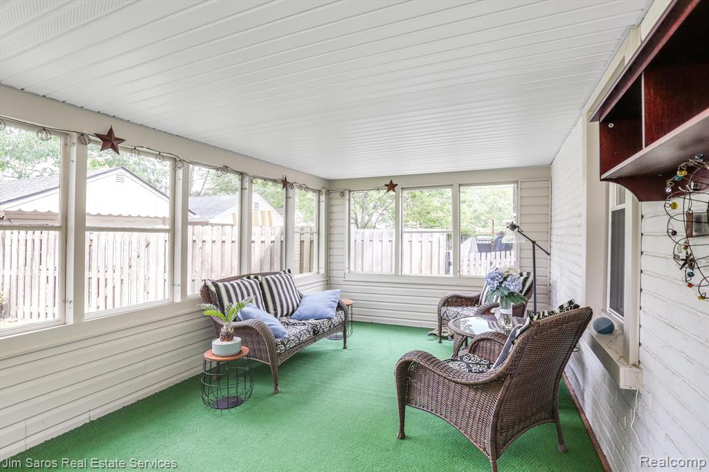 1330 Hampton Road Grosse Pointe Woods, MI 48236 - Photo 20 of 29