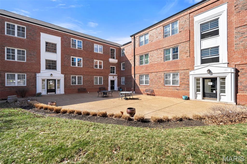 923 South Hanley Road, Unit E Clayton, MO 63105 - Photo 1 of 25 Gallery Image 1