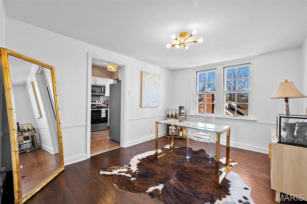 923 South Hanley Road, Unit E Clayton, MO 63105 - Photo 11 of 25 Gallery Image 11