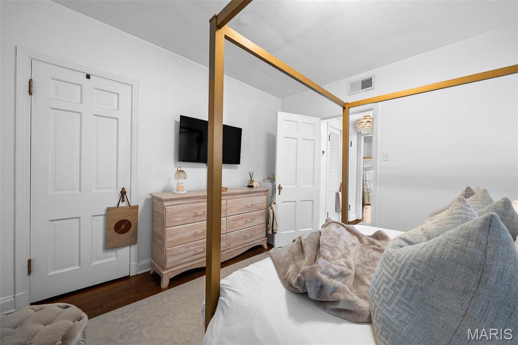 923 South Hanley Road, Unit E Clayton, MO 63105 - Photo 19 of 25 Gallery Image 19