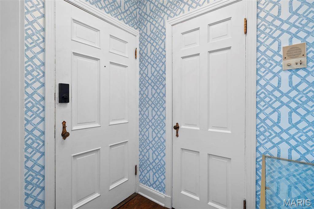 923 South Hanley Road, Unit E Clayton, MO 63105 - Photo 5 of 25 Gallery Image 5
