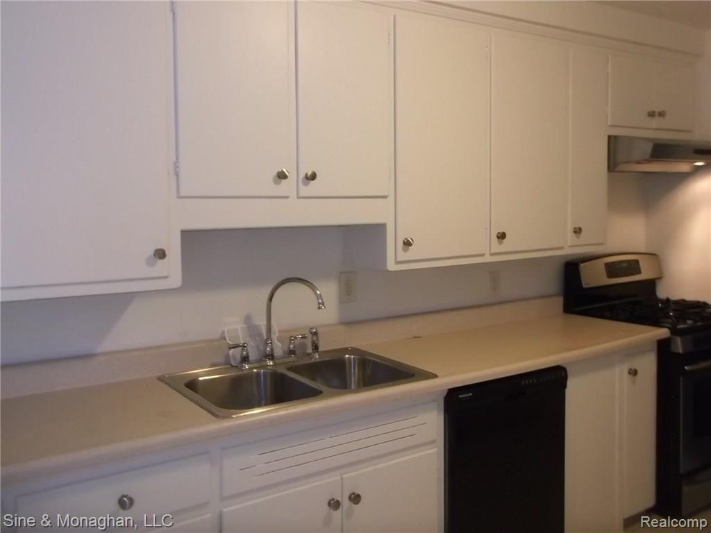 724 Trombley Road Grosse Pointe Park, MI 48230 - Photo 5 of 13