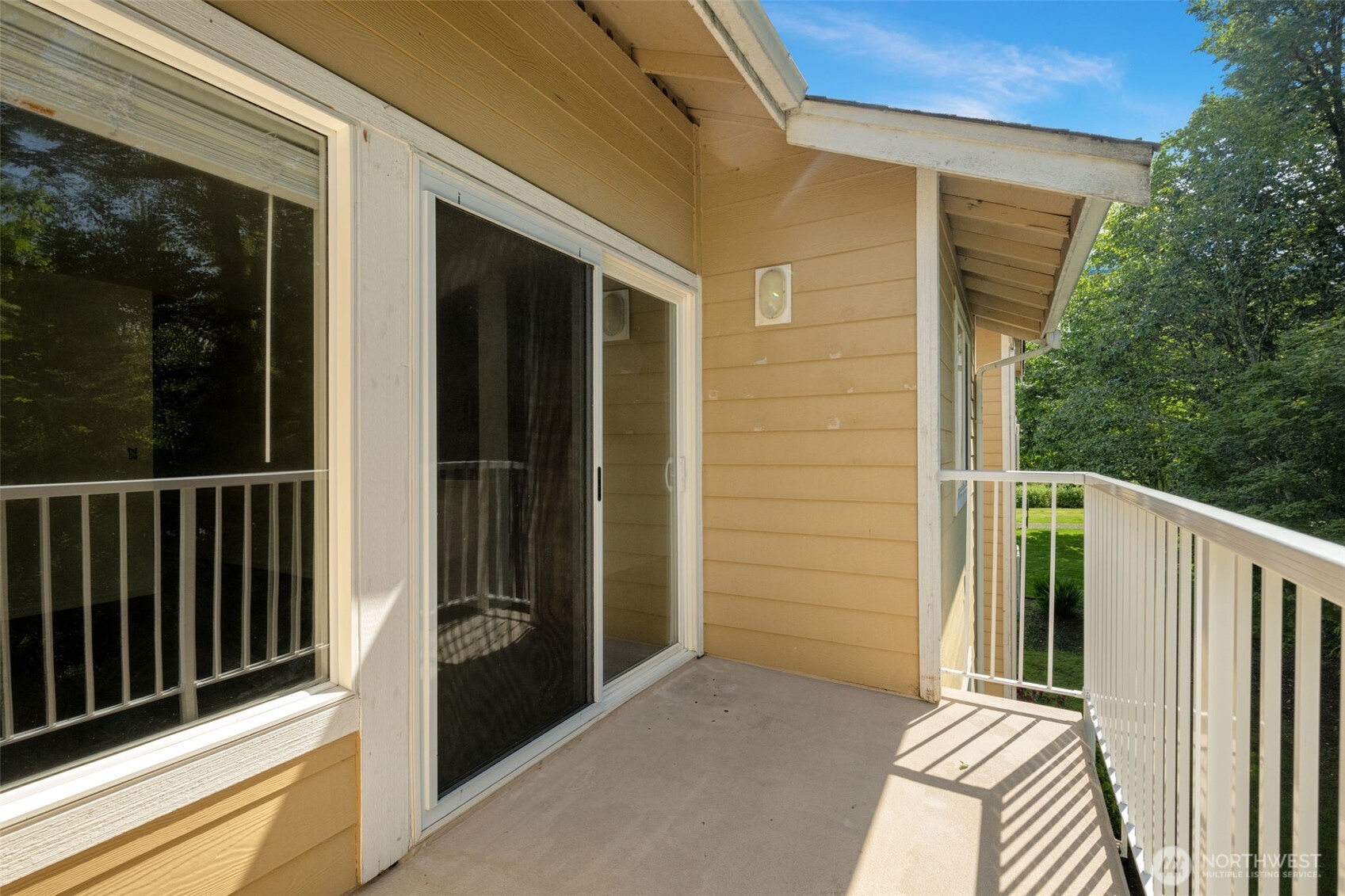 710 240th Way Southeast, Unit J302 Sammamish, WA 98074 - Photo 19 of 22 a view of front door