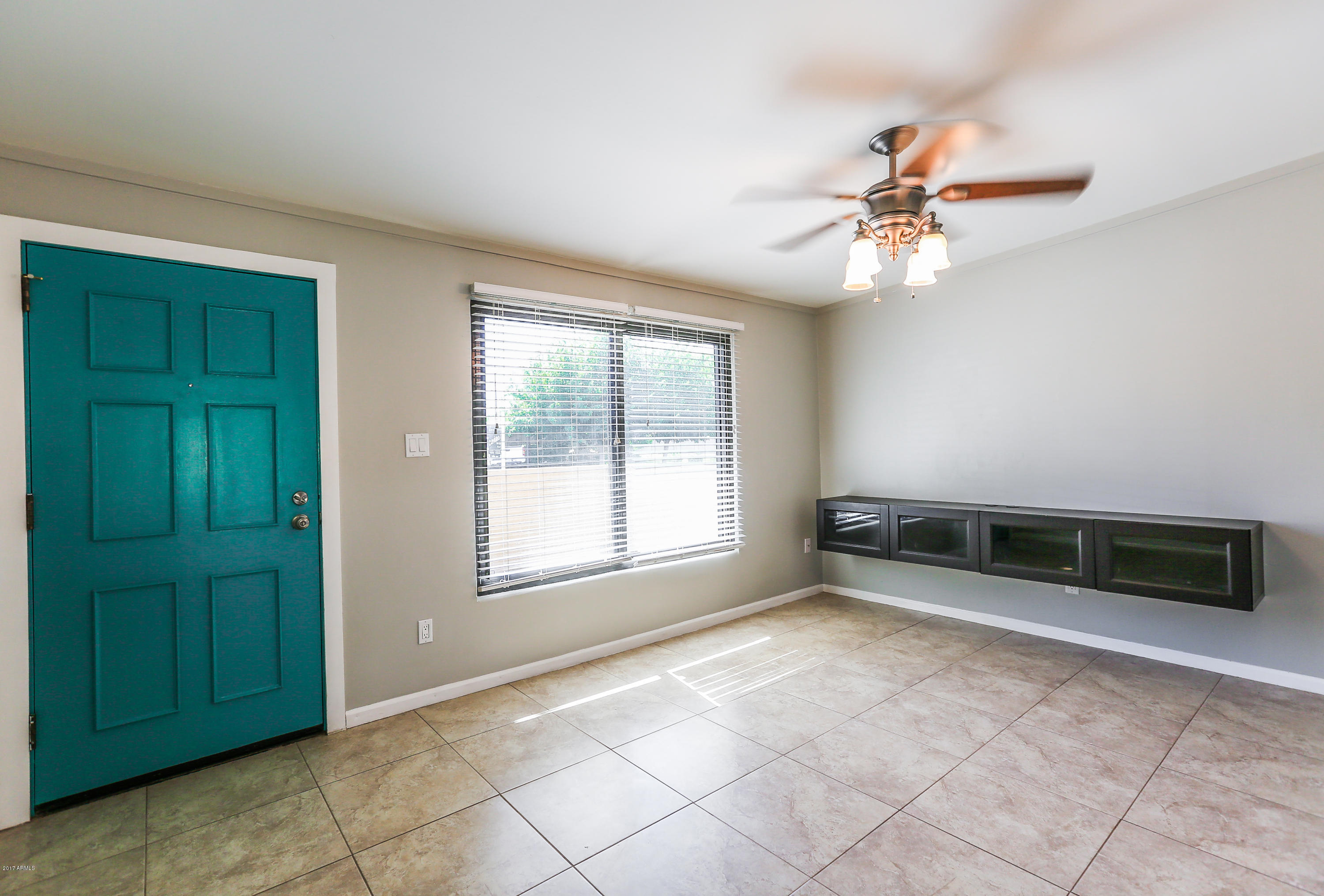 406 South Robert Road Tempe, AZ 85281 - Photo 5 of 24 406 Robert Road (5)