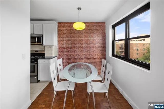 $359,999 | 25 Grand Avenue, Unit 7B, Hackensack, NJ 07601