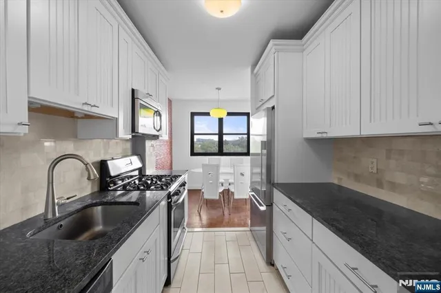 $359,999 | 25 Grand Avenue, Unit 7B, Hackensack, NJ 07601